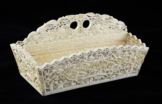 A Chinese export ivory basket, first half 19th century, 21.5cm, reglued